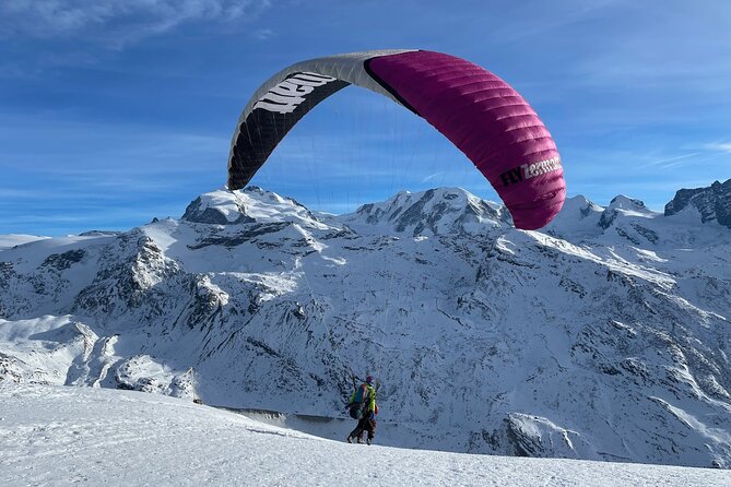 20 to 25 Minute Tandem Paragliding in Zermatt and Matterhorn View - The Briefing and the Few Steps at Takeoff