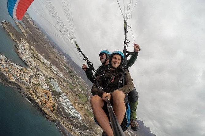 Acro Paragliding Adventure in Costa Adeje with FREE Pickup !! - The Flight Itself: Acro Moves, Speed, and How It Feels