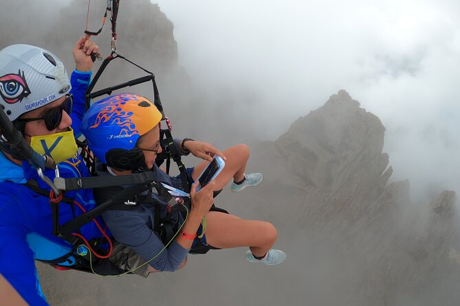 Acrobatic Paragliding Flight with Spanish Champion in Tenerife - Who should book this acrobatic paragliding flight