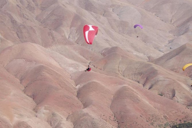 Agafay Desert Paragliding DUO Experience from Marrakech - Why Agafay Desert Paragliding Feels Special from Marrakech