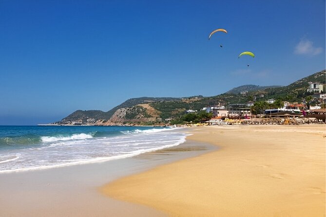 Alanya Paragliding Experience By Local Expert Pilots W/ Transfer - Landing, Viewing the Flight Media, and Knowing What’s Worth Buying