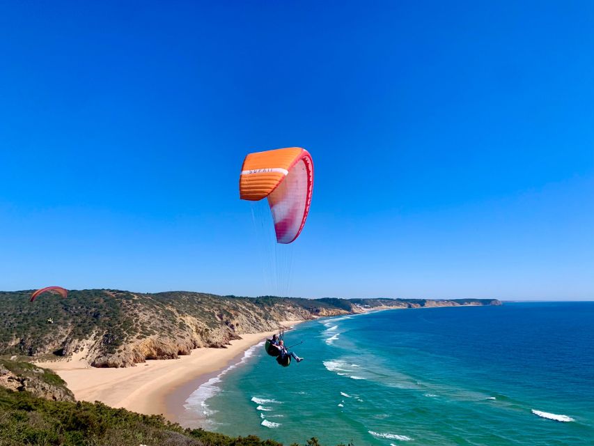 Algarve Coast: Paragliding Experience - From your confirmed meeting point to gear fitting