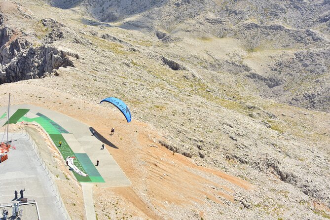 Antalya Tahtalı Summit Tandem Paragliding with Cable Car Transfer - 25 to 40 Minutes Above the Mediterranean