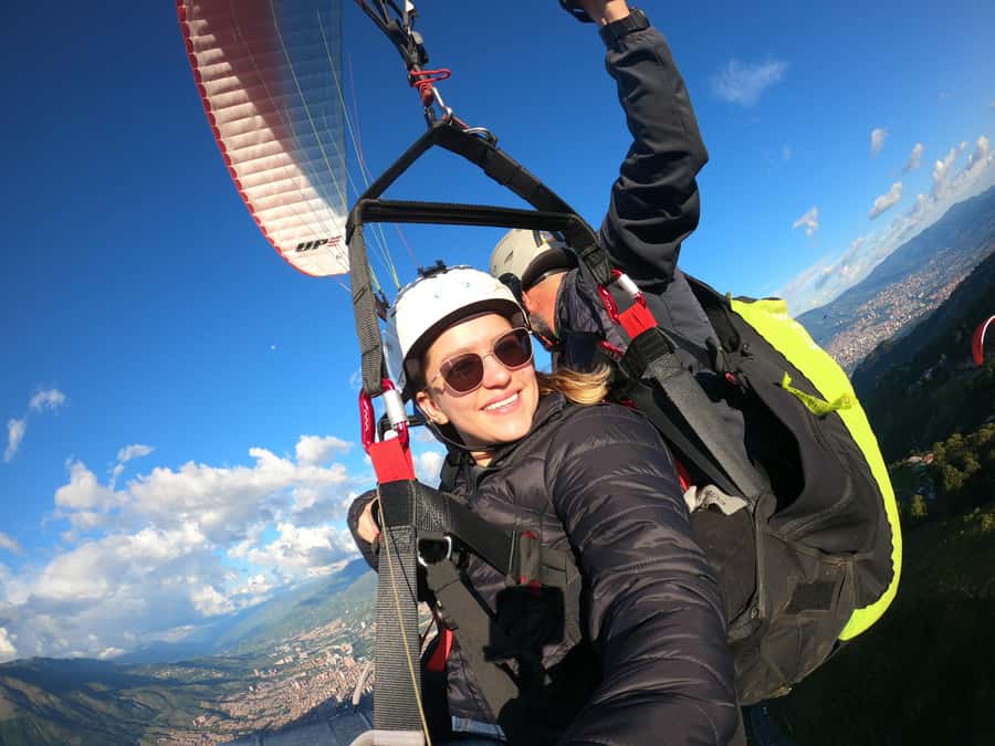 Bello: Paragliding in Medellín - Registration and Safety Gear: The Part You Should Appreciate