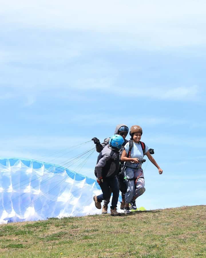 Bogota: Paragliding activity in La Calera with transfers - What to bring and wear for a comfy flight day