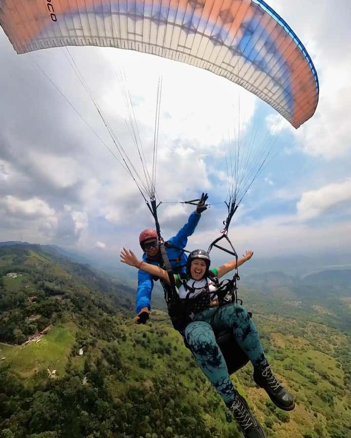 Bogota: Paragliding Flight Ticket in Guatavita - Two start options: Guatavita paragliding vs La Calera parasailing