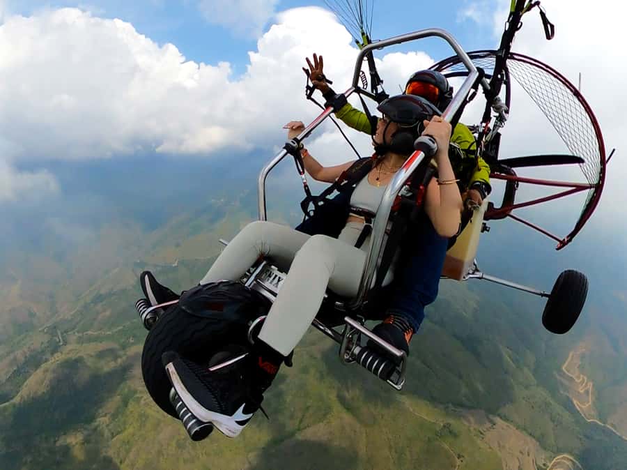 Cali: Paratrike Flight - Paragliding - What to wear for Cali paragliding: the rules that matter