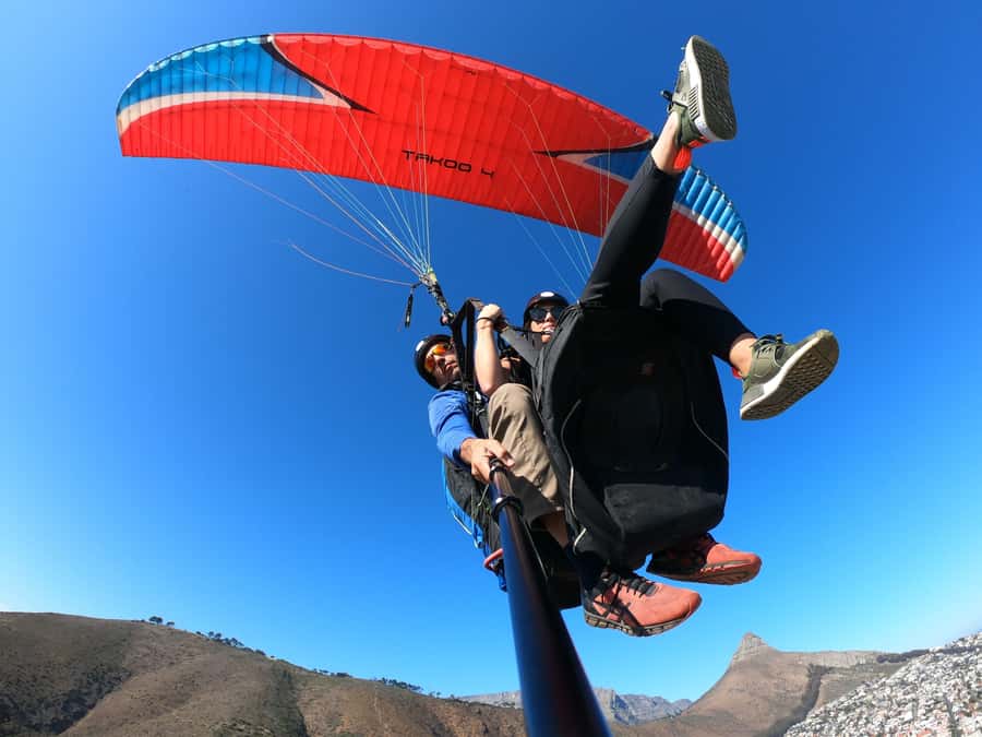 Cape Town: Tandem Paragliding Flight with the Experts - Smooth morning, memorable finish: how the whole experience wraps up