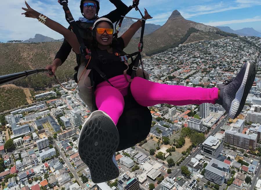 Cape Town: Tandem Paragliding with Instructor - From check-in to takeoff: what the 45-minute slot really means