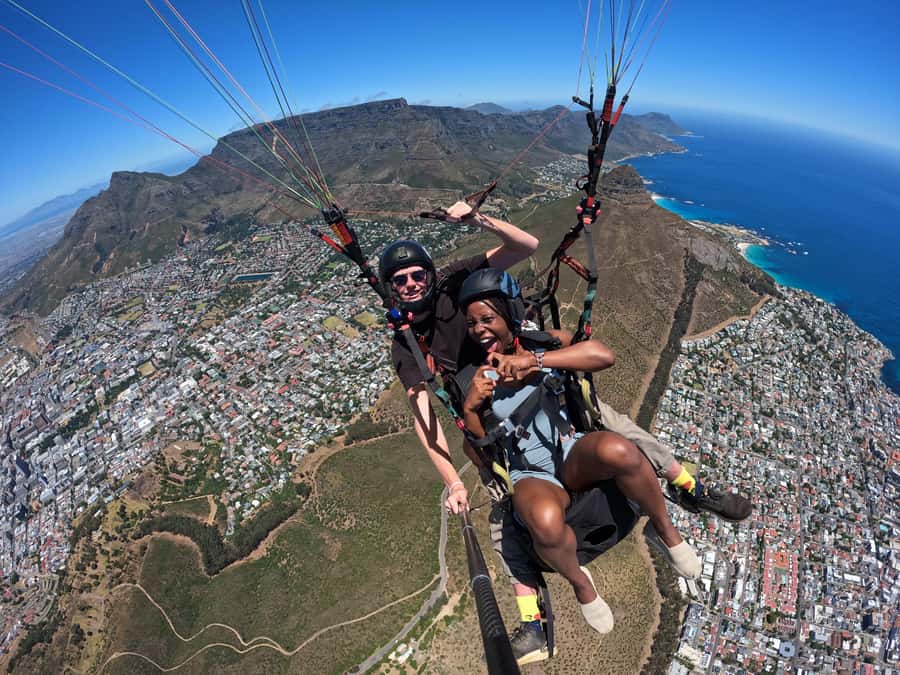 Cape Town: Tandem Paragliding with views of Table Mountain - The Takeoff and the First Moments in the Air