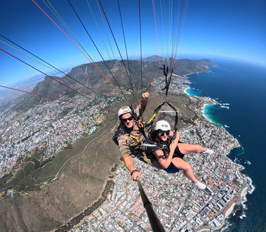 Cape Town: Tandem Paragliding with views of Table Mountain - Signal Hill vs Lions Head: The Wind-Driven Choice