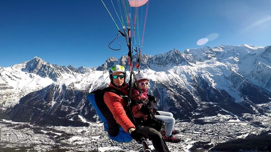 Chamonix: Tandem Paragliding Flight with Video - A chance for aerial acrobatics before landing