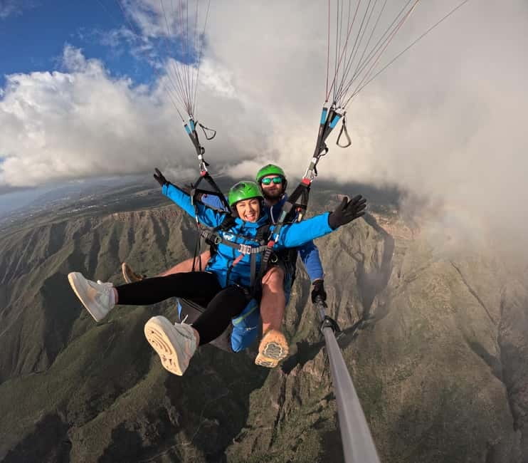 Costa Adeje, Paragliding with pick up service and 5 free photos! - The flight itself: gliding from Adeje down to the coast