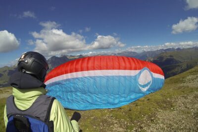 Davos Paragliding Private Tandem Pilot Half Day - Clothing, shoes, and comfort: what they provide (and why it matters)