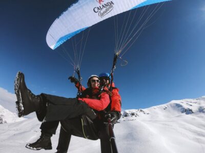 Davos: Tandem Paragliding Flight - Your start at Jakobshornbahn: valley meeting to cable car climb