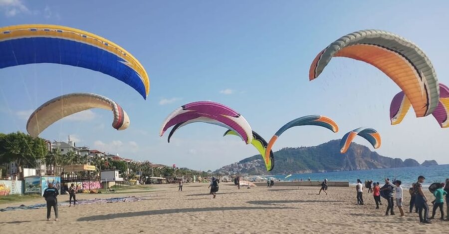 From Antalya/Alanya/Side: Paragliding Adventure - Cleopatra Beach landing: the payoff you can point at