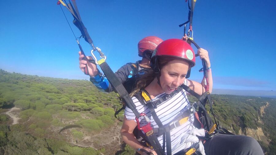 From Lisbon: Paragliding Flight with Transfers - Instructor + safety: what “feeling secure” really means here