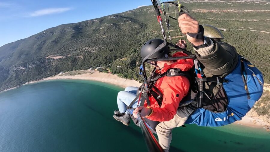 From Lisbon: Paragliding Pack (Flight+Video+Transportation) - The briefing and demo: what you should pay attention to