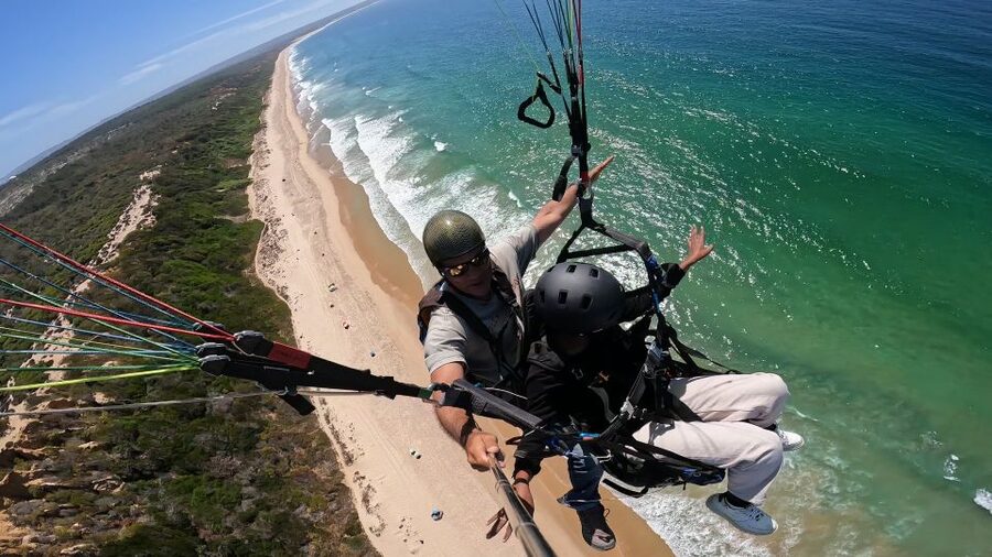 From Lisbon: Paragliding Tandem Flight - The 30 minutes experience time: 20 minutes flying plus real waiting