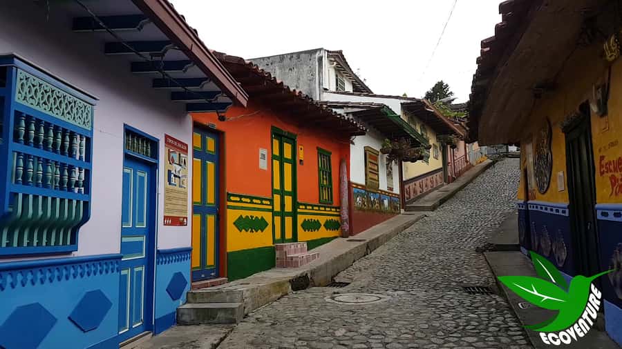 From Medellín: Paragliding Flight and Guatape Tour - What’s Included vs. What You’ll Pay On Your Own