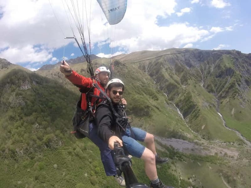 Georgia: Paragliding tandem flight in Gudauri with video - Your tandem flight: what you can expect in the air