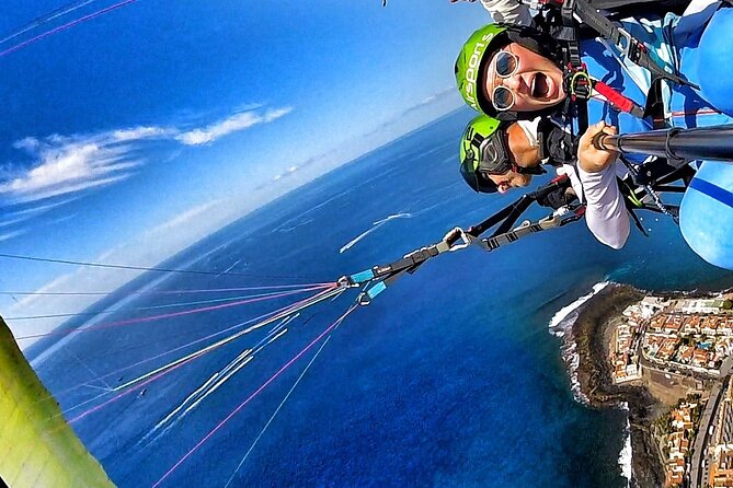 GOLD paragliding flight including videos/photos, t-shirt and a bottle of Cava - The Gold extras: Cava, a t-shirt, and footage that makes it last