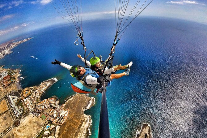 GOLD paragliding flight including videos/photos, t-shirt and a bottle of Cava - Who should book Gold paragliding in Tenerife?