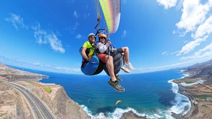 Gran Canaria: Paragliding Flight with Tapas & Pickup - Key highlights at a glance