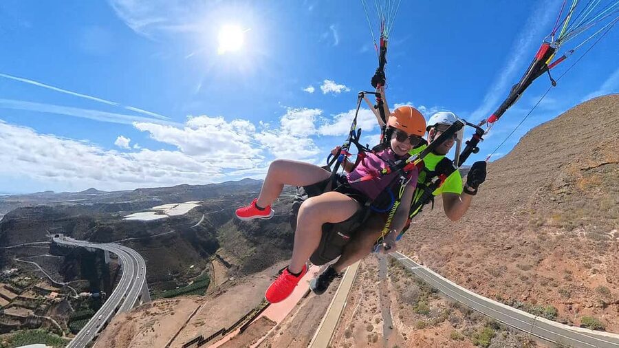 Gran Canaria: Paragliding Flight with Tapas & Pickup - Your 4-hour day: what happens before and after landing