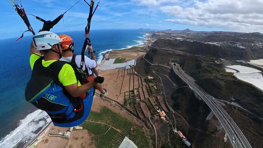 Gran Canaria: Paragliding Flight with Tapas & Pickup - Should you book this Gran Canaria paragliding with tapas?