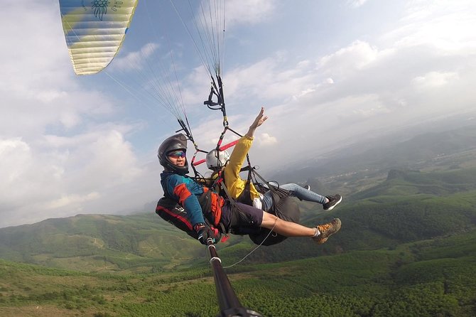 Hanoi Sky Tour: Paragliding - VIP upgrade: priority flights and private door-to-door transfers