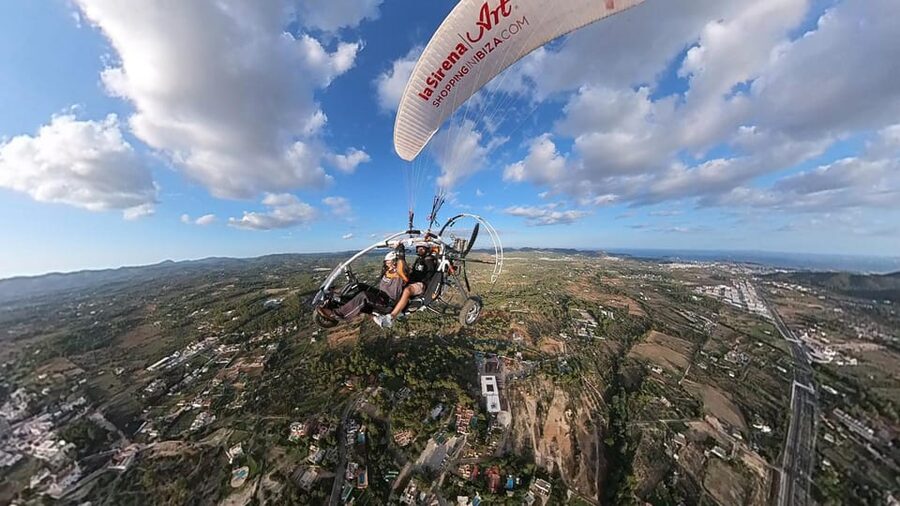 Ibiza: 25min Motorized Paragliding Flight - Meeting at Volamos dos: getting set up without stress