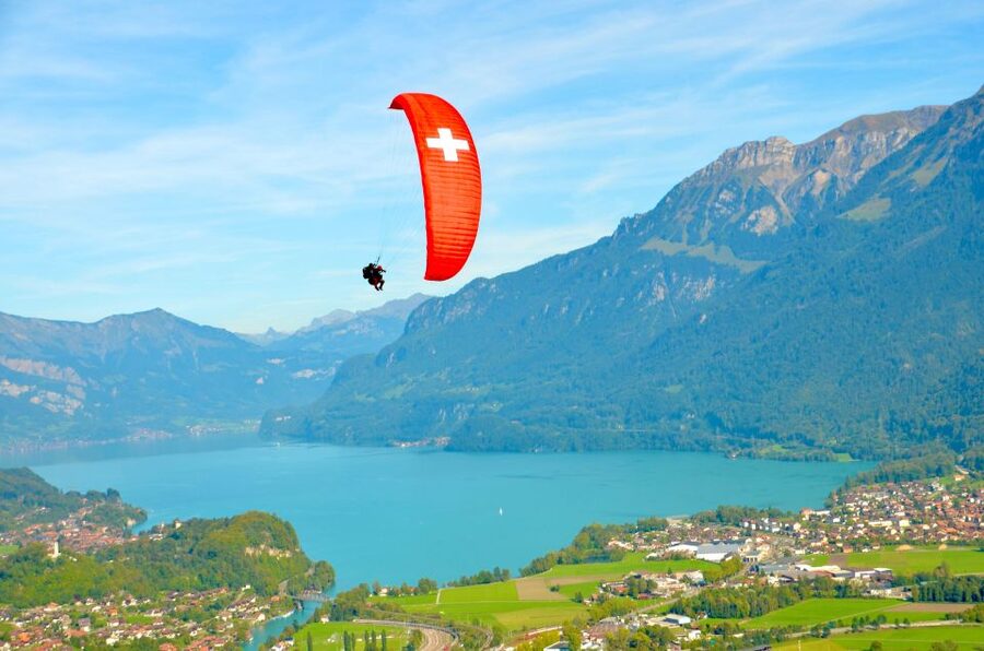 Interlaken: Paragliding Tandem High Flight - First impressions at the hotel meeting spot