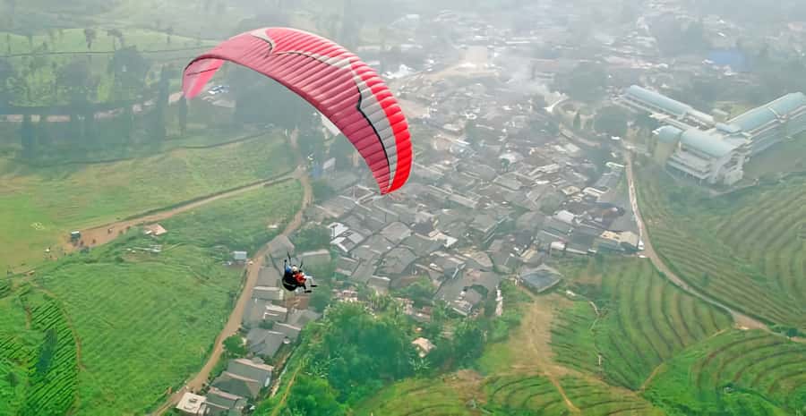 Jakarta: Paragliding on Top Mountain & Tea Plantation - Why Paragliding Over Bogor Feels Special