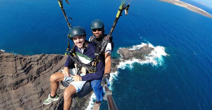 Lanzarote: Tandem Paragliding Flight Over Lanzarote - Price and value: Is $136 for 25 minutes reasonable?