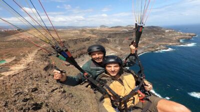 Las Palmas: tandem paragliding flights for everyone - Where You Start: Alfredo Kraus Auditorium and the Easy Ground Setup