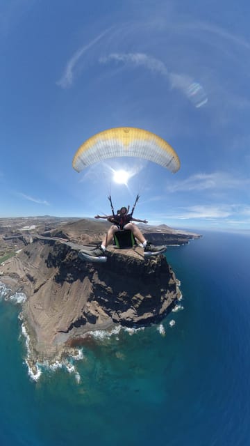 Las Palmas: tandem paragliding flights for everyone - What the Team Supplies: Helmet, Insurance, and Real Instruction