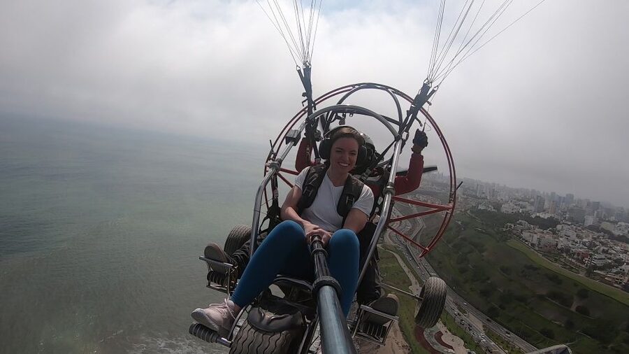 Lima: Paragliding Flight Over Costa Verde Districts - The Free HD Video: A Great Souvenir With One Catch
