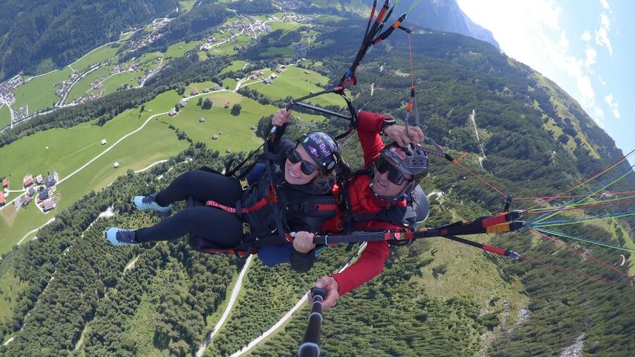 Mayrhofen: Paragliding Adventure With Soaring Views - The Flight Window: From Short Run to Soaring Views
