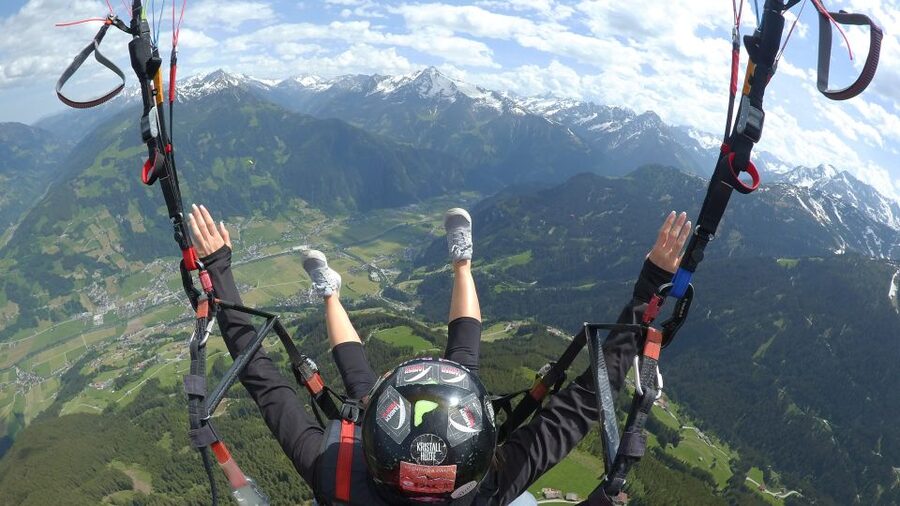 Mayrhofen: Paragliding Adventure With Soaring Views - Meeting at Penkenbahn: Easy Start, Watch the Parking