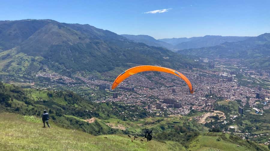 Medellín Paragliding - Go Pro Included - GoPro included: turn your adrenaline into a keepsake