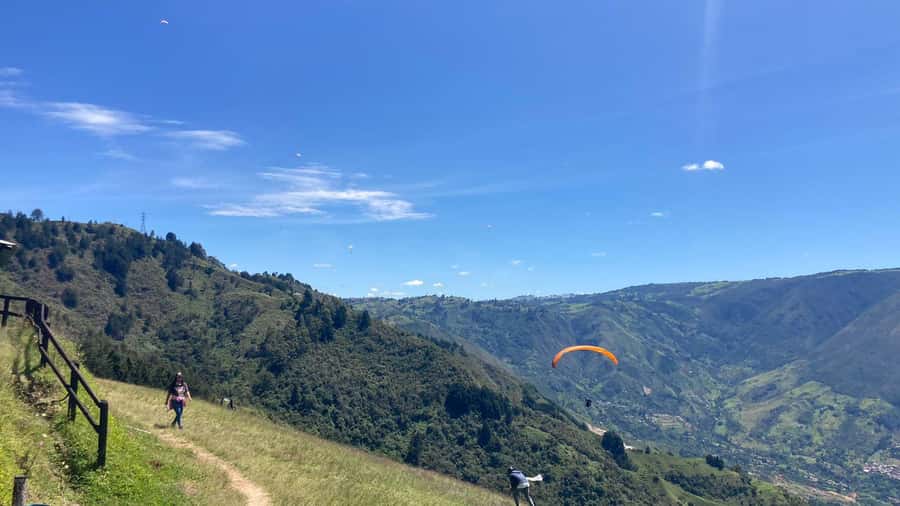Medellín Paragliding - Go Pro Included - San Félix break: beer, cocktail, coffee, and time to reset