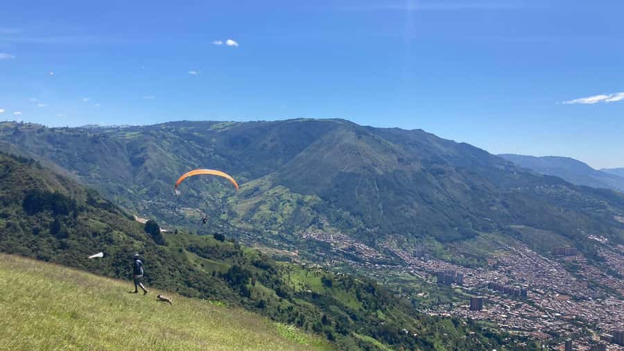 Medellín Paragliding - Go Pro Included - Who should book this trip (and who should skip it)