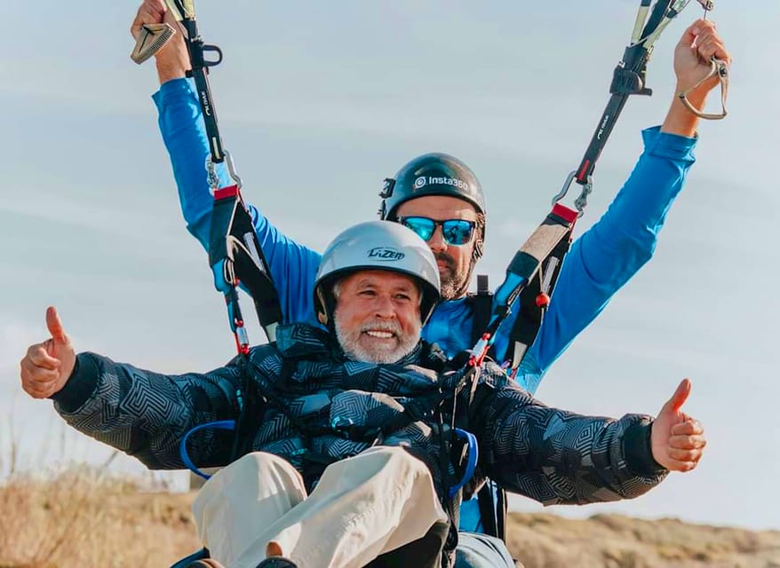 Nazare: Paragliding tandem flight - The guides matter: Nuno and Bruno’s approach
