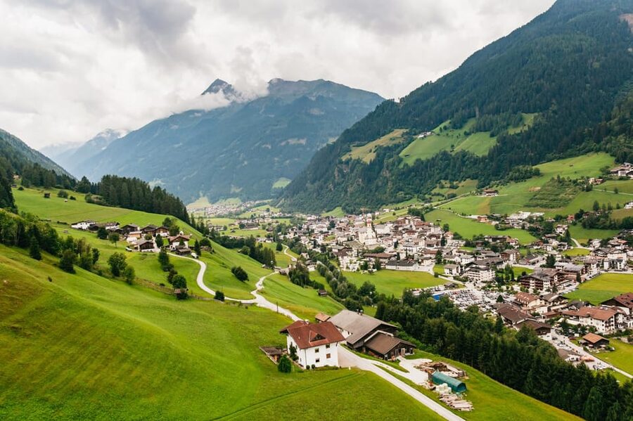Neustift im Stubaital: Tandem Paragliding Flight - Innsbruck in the distance: the view that makes it feel bigger