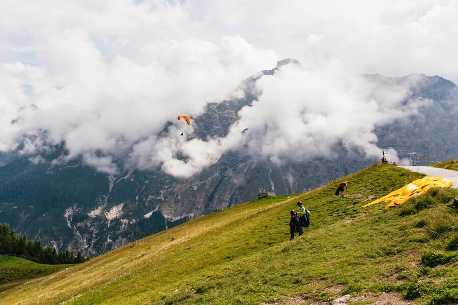 Neustift im Stubaital: Tandem Paragliding Flight - Takeoff and landing: adrenaline, but with clear control