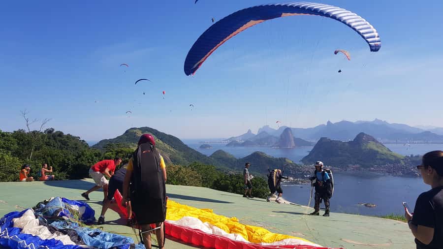 Niterói: Paragliding Experience with GoPro Photos and Video - Safety gear and the briefing you actually need