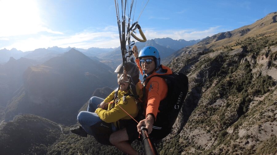 Panticosa: Pyrenees Paragliding Experience - Instructor team and language support (including Alex and multi-country comfort)