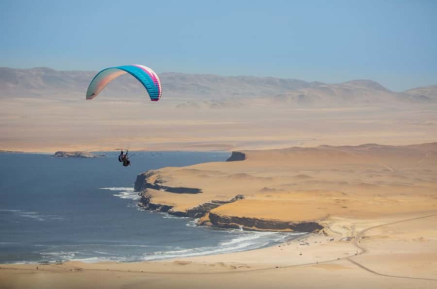 Paracas : Paragliding - Fly Like a Bird - Choosing the launch spot: Cerro Maldito, Playa Supay, or La Catedral