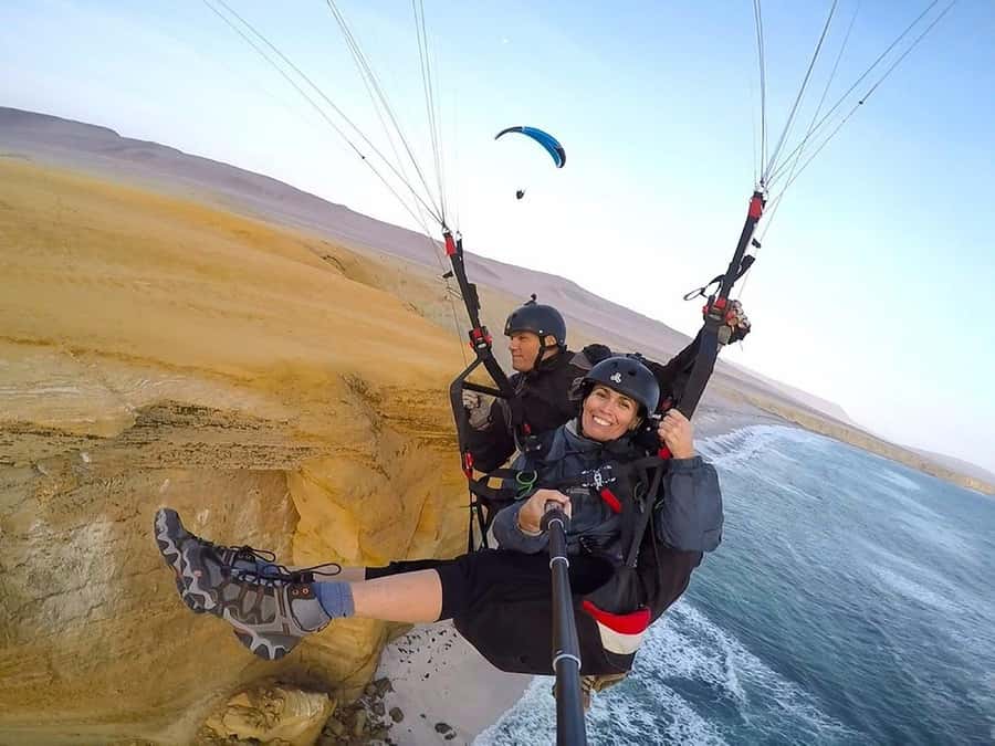Paracas : Paragliding - Fly Like a Bird - Getting to the reserve: pickup, a photo stop, and a short ride